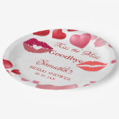 Stylish  Kiss Miss Goodbye Red Lips Bridal Shower Pappteller (Schrägansicht)