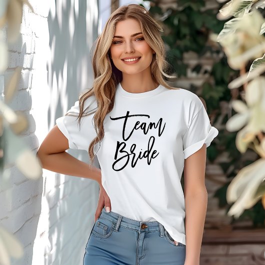 Stylish Lettering Brush Typografy "Team Bride" T-Shirt