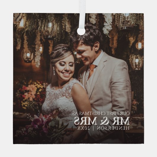 Stylish Our First Christmas als Mr. & Mrs. Foto Ornament Aus Glas (Rückseite)