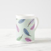 Stylish Pastel Feathers Pattern Porzellantasse (Vorderseite Rechts)