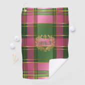 Stylish Rich Pink Green Plaid Crest Monogram Golfhandtuch (Insitu)