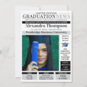 Stylish Unique Black Newspaper Graduate Student Einladung (Vorderseite)