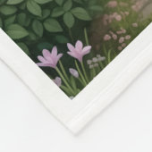 Stylishes Mädchen im Garten mit Geschenk und Vogel Fleecedecke (Ecke)