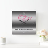 Stylisierte Red Classic Car im Metallic-Look Quadratische Wanduhr (Zuhause)