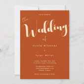 Stylisierte Typografie Burnt Orange Wedding Einladung (Vorderseite)