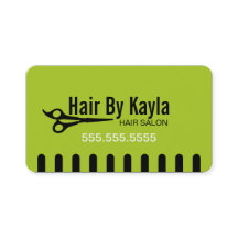 Stylist des Friseursalons mit grüner Ernennung