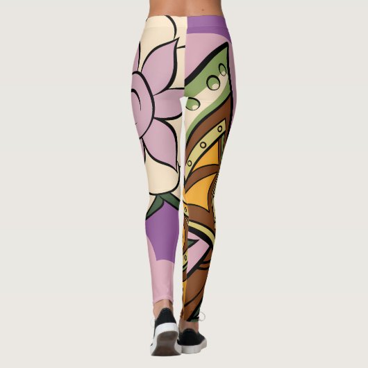 Stylized Axe and Flower Design Leggings (Rückseite)