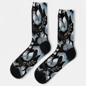  Stylized blue foxes with intricate floral designs Socken (Linkes Detail)