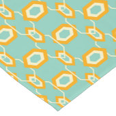 Stylized geometric pattern in bold orange hexagon kurzer tischläufer (Ecke)