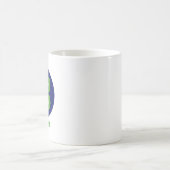 Stylized Lucky Clover in Dark Blue Circle Kaffeetasse (Mittel)