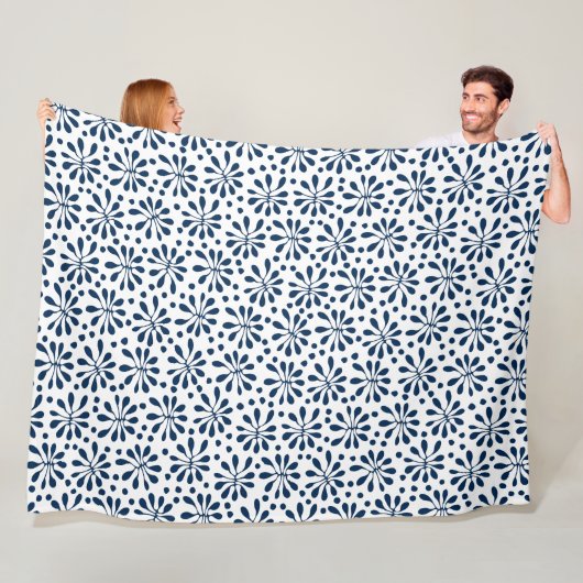 Stylized Pflanze Pattern 020818 - Navy Blue #00275 Fleecedecke (Beispiel)