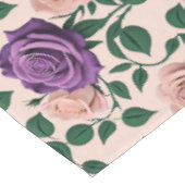 Stylized Purple Roses With Green Accents Tischdecke (Schrägansicht)