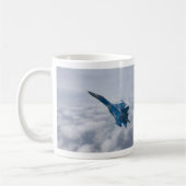 SU-27 Flanker über den Wolken Kaffeetasse (Links)