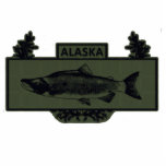 Subduduid Alaska Combat Fisherman Abzeichen Fotoskulptur Magnet<br><div class="desc">Auf der Grundlage einer gemeinsamen militärischen Auszeichnung erinnert das Abzeichen Combat Fisherman an das Überleben der Kampffischerei in Alaska. Eine Schwarz-Linien zeichnend, "gedämpfte" Version des vollfarbigen Combat Fisherman-Abzeichens. Es verfügt über einen Sockeye Lachs über einen Nadelverzweiger. Textlesen "ALASKA" befindet sich oben im Bild. Lachsfischerei ist in Alaska sehr beliebt, zu...</div>