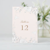 Subtile Blush Floral Wedding Tischnummer (Stehend Vorderseite)