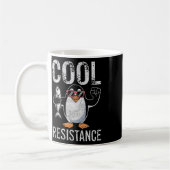 Subtile Coole Widerstandskraft - Pinguin - Protest Kaffeetasse (Links)