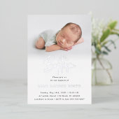 Subtile Cross-One-Foto-Taufe Silver Folieneinladung (Stehend vorne)