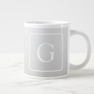 Subtile hellgraue Gradient Surname Monogram Jumbo-Tasse