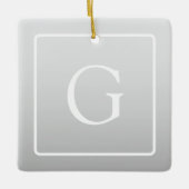 Subtile hellgraue Gradient Surname Monogram Keramikornament (Vorderseite)