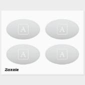 Subtile hellgraue Gradient Surname Monogram Ovaler Aufkleber (Blatt)