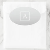 Subtile hellgraue Gradient Surname Monogram Ovaler Aufkleber (Tasche)