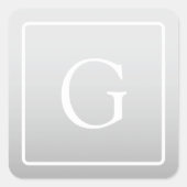Subtile hellgraue Gradient Surname Monogram Quadratischer Aufkleber (Vorderseite)