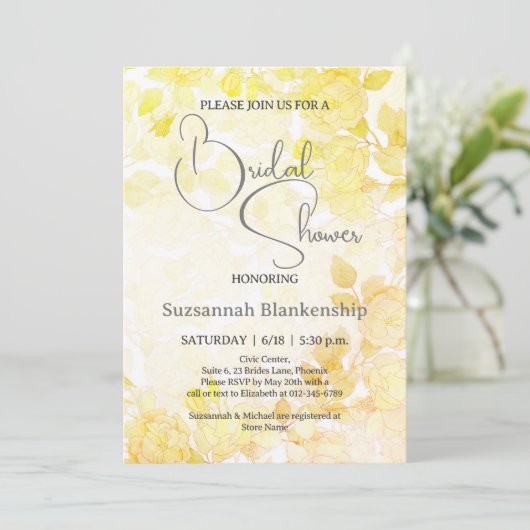 Subtile Pastel Floral Background Brautparty Einladung (Stehend Vorderseite)