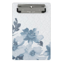 Subtle Indigo Bloom - Soft Elegante von Kraalikaa