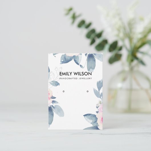 SUBTLE SOFT BLUSH BLUE FLORAL EARRING DISPLAY LOGO VISITENKARTE (Stehend Vorderseite)
