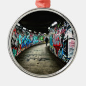 Subway Graffiti Ornament Aus Metall (Vorne)
