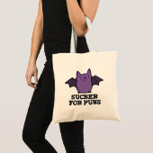 Sucker for Puns Funny Baby Bat Puff Tragetasche (Vorderseite (Produkt))