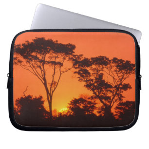 Südafrika. Afrikanischer Sonnenuntergang. Laptopschutzhülle