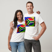 Südafrikanische Flagge: Dynamisches Swirl-Motiv T-Shirt (Unisex)