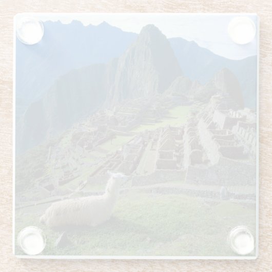 Südamerika, Peru. Eine Lama-Erholung auf einem Hüg Glasuntersetzer (Rückseite)