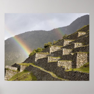 Südamerika, Peru, Machu Picchu. Regenbogen über Poster