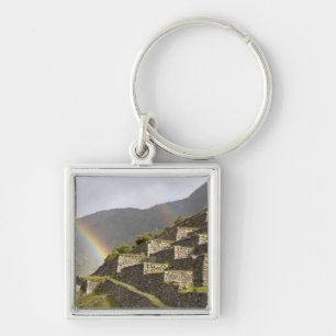 Südamerika, Peru, Machu Picchu. Regenbogen über Schlüsselanhänger