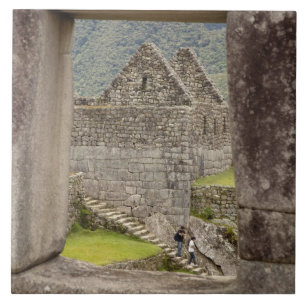 Südamerika, Peru, Machu Picchu. Zwei Touristen Fliese