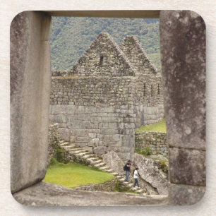 Südamerika, Peru, Machu Picchu. Zwei Touristen Getränkeuntersetzer