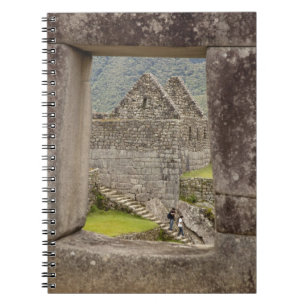 Südamerika, Peru, Machu Picchu. Zwei Touristen Notizblock