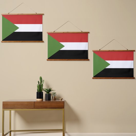 Sudan-Flagge Wandteppich Mit Holzrahmen (Asymmetrisch)