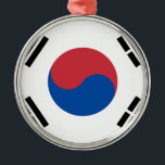 Südkoreanische Flagge - Korea - Taegeukgi - Ornament Aus Metall<br><div class="desc">Südkoreanische Flagge - Korea - Taegeukgi - 대한민국의국기 - 대한민국의나라문장 - Flagge von Südkorea - Emblem von Südkorea,  koreanische Flagge,  Taegeukgi,  koreanische Flagge,  Flagge von Südkorea,  Südkorea,  Korea,  Koreaner,  Südkorea,  Seoul,  goryeo,  Flagge,  Flaggen,  Welt,  Andenken,  koreanische Geschenkideen,  i-Liebe Südkorea</div>