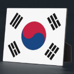 Südkoreanische Flaggenebene Fotoplatte<br><div class="desc">"Feiern Sie den südkoreanischen Stolz mit unserer exklusiven Plakette mit der Flagge Südkoreas! Diese mit viel Liebe zum Detail gestaltete Plakette ist mehr als nur ein dekorativer Gegenstand; sie ist eine Feier des südkoreanischen Kulturerbes und des kulturellen Stolzes. Das lebendige Design zeigt die ikonische südkoreanische Flagge und macht diese Plakette...</div>