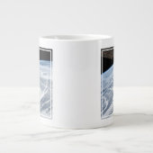 Südlich der Aleutianischen Inseln herrschen Wolken Jumbo-Tasse (Vorderseite)