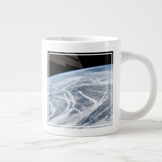 Südlich der Aleutianischen Inseln herrschen Wolken Jumbo-Tasse (Rechts)