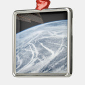 Südlich der Aleutianischen Inseln herrschen Wolken Ornament Aus Metall (Links)