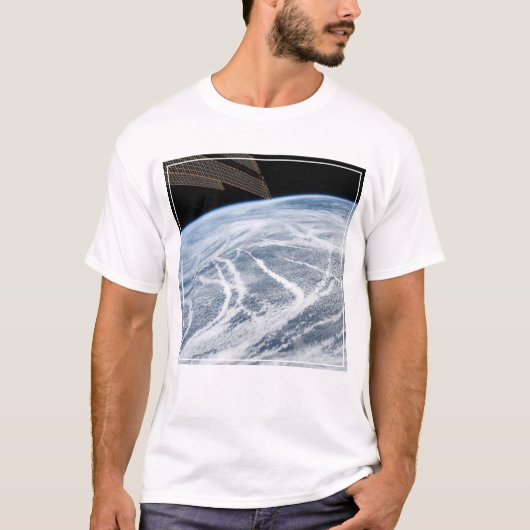 Südlich der Aleutianischen Inseln herrschen Wolken T-Shirt (Vorderseite)