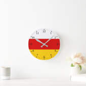Südossetische Flagge Runde Wanduhr (Zuhause)