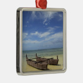 Südpazifik, Französisch-Polynesien, Moorea. Ornament Aus Metall (Rechts)