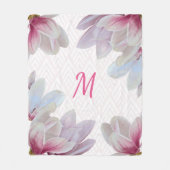 Südrosa Magnolienblüten Initialbrief Fleecedecke (Vorderseite)