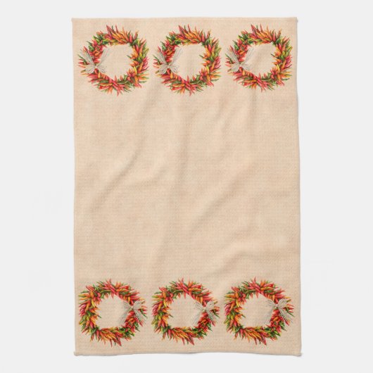 Südwest Chile Ristra Wreath auf Adobe Wall Geschirrtuch (Vertikal)